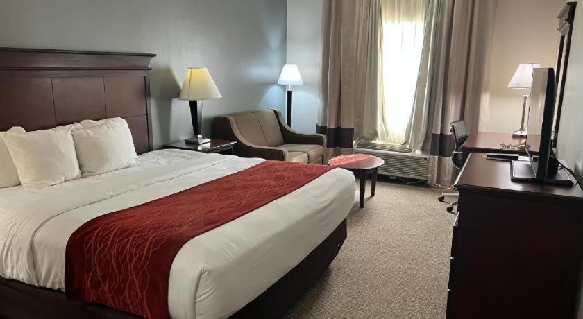 Comfort I-49 Hotel