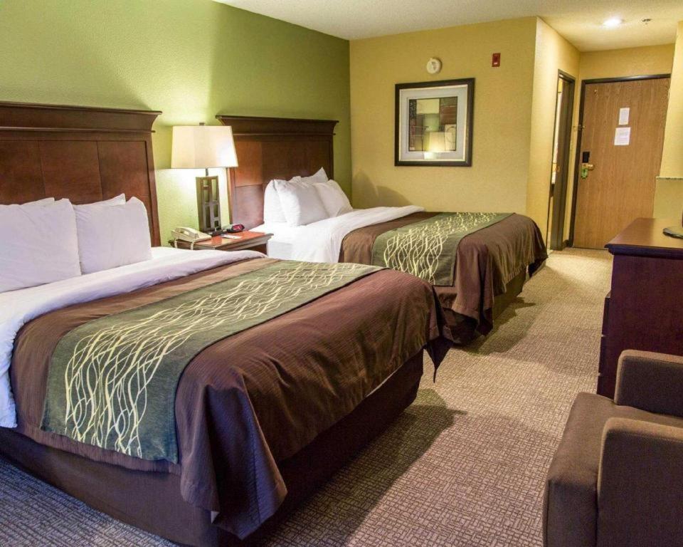Comfort I-49 Hotel 2*