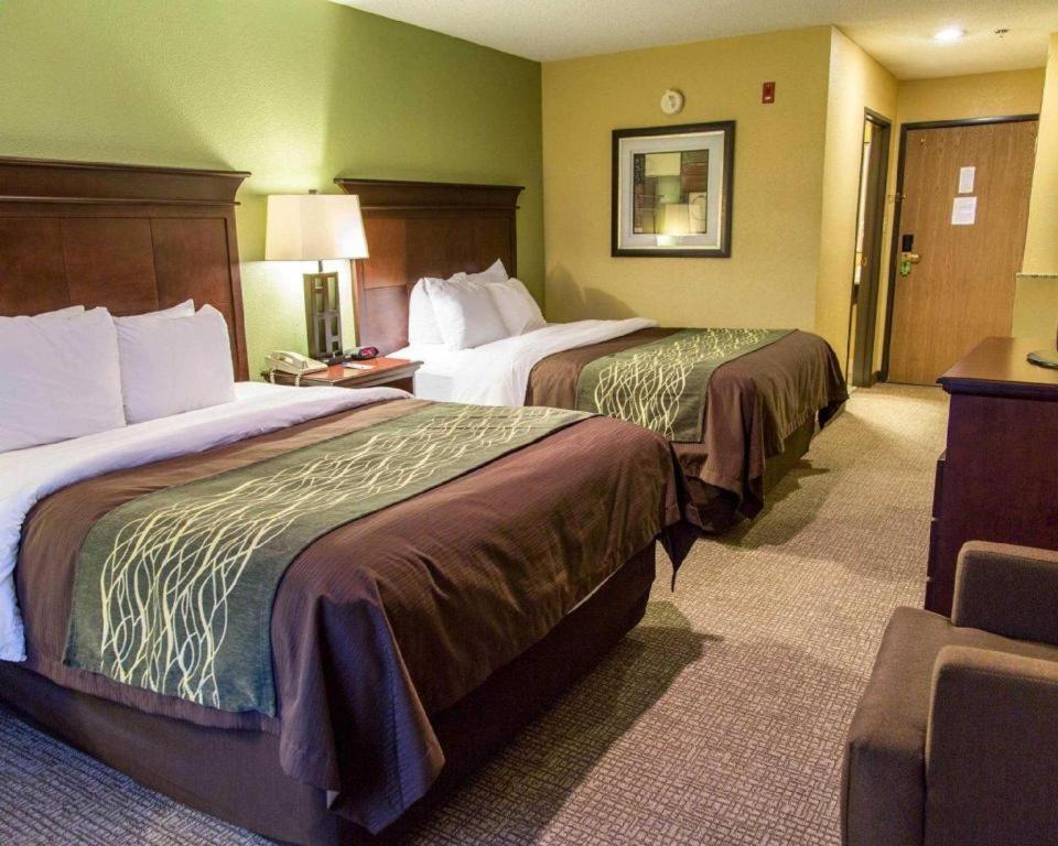 Comfort I-49 Hotel 2*
