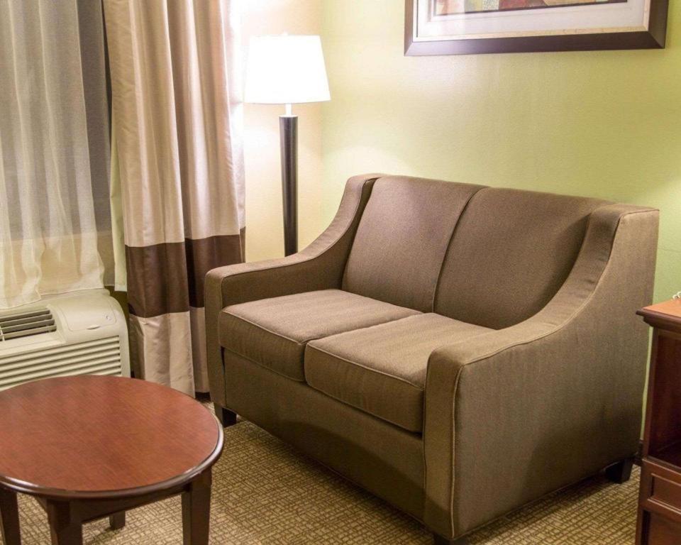Hotel Comfort I-49 2*
