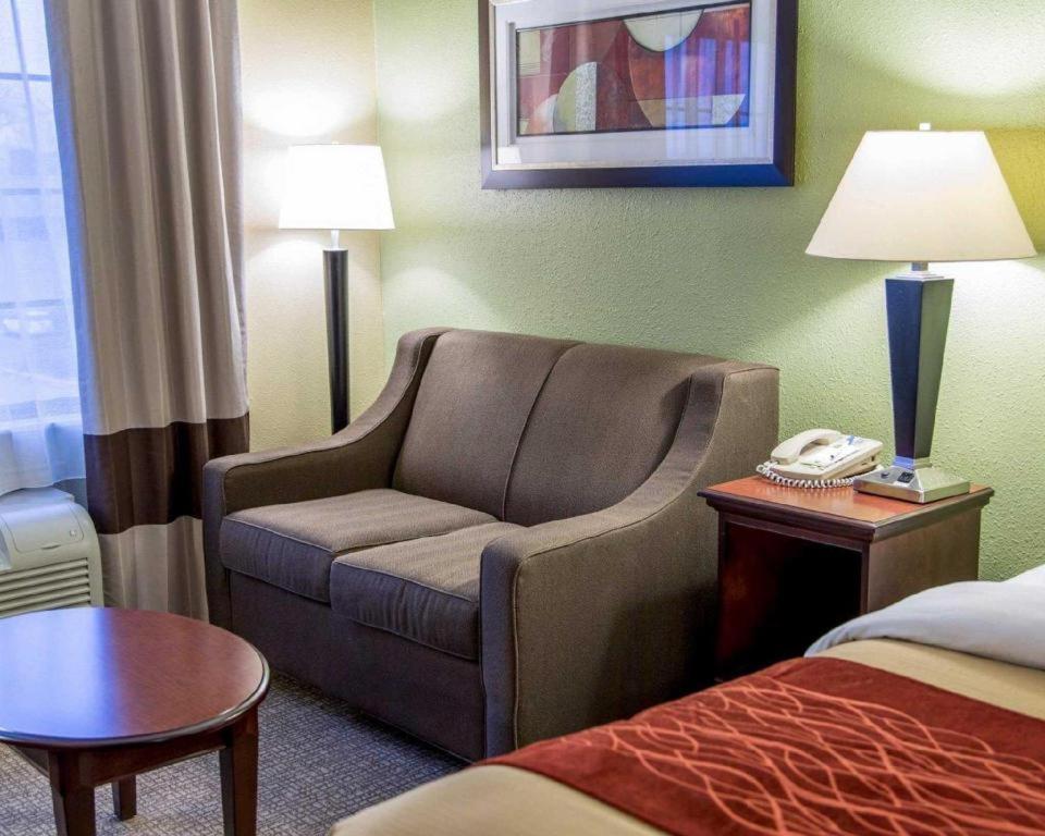Hotel Comfort I-49 2*