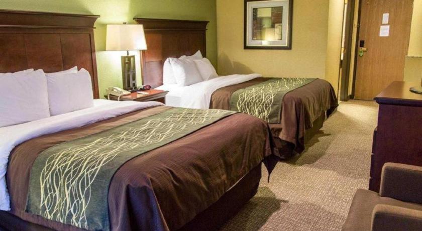 Comfort I-49 Hotel 2*